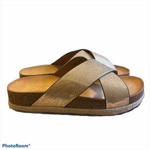 Gold Corkys Dolphin Slides sz 7